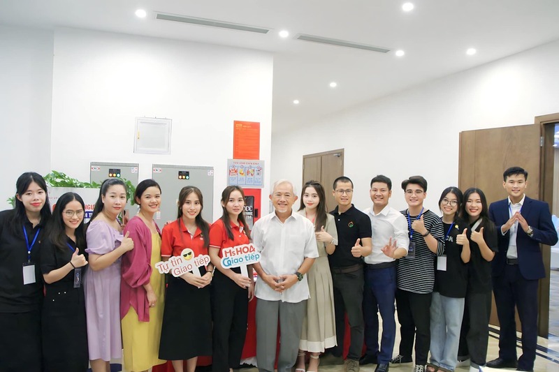 Ms Hoa Giao tiếp