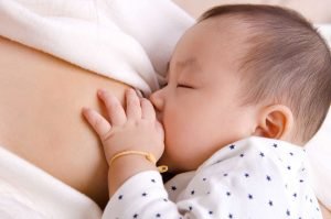 Mơ thấy cho con bú sữa chảy báo mang điềm báo gì? Số Nào May Mắn?