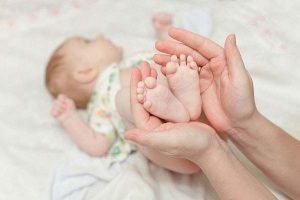Mơ mẹ đẻ em bé: Ý Nghĩa, Biểu Tượng và Tâm Lý Học
