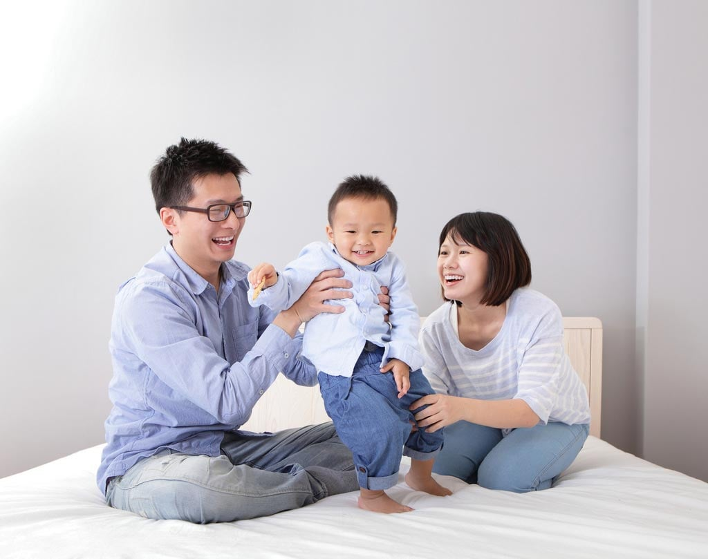 Chồng 1994 vợ 1993 sinh con năm nào