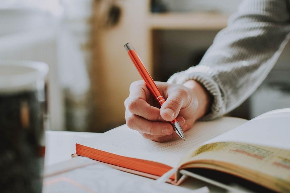 Các cấu trúc ngữ pháp cho mở bài Writing Task 2 hiệu quả