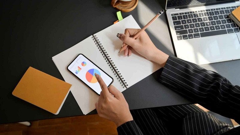 Hình ảnh minh họa hợp đồng thương mại và các vấn đề pháp lý
