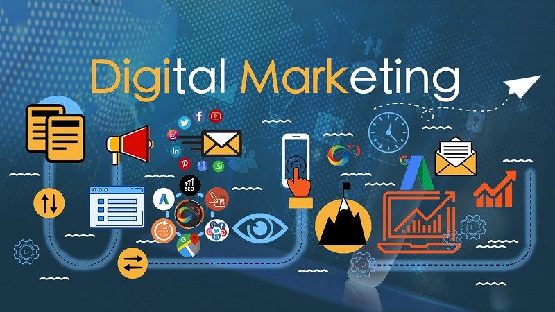 Học viên thực hành viết thư xin việc và đơn ứng tuyển bằng tiếng Anh chuyên ngành Marketing