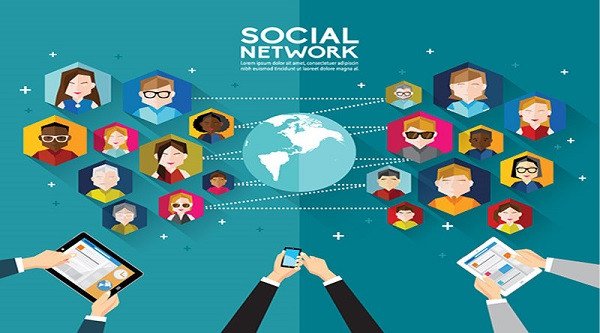 Thí sinh trả lời câu hỏi social media ielts speaking