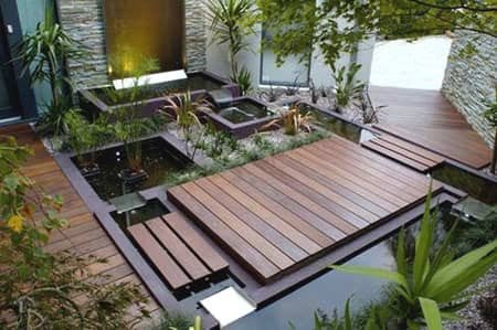 Cảnh quan sân vườn với yếu tố nước và cây xanh