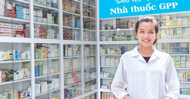 Dược sĩ tư vấn tại nhà thuốc đạt chuẩn GPP