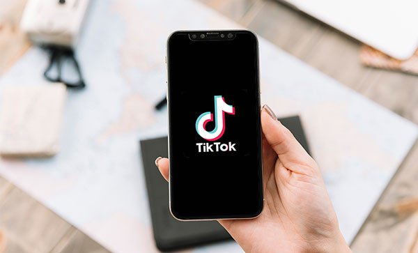 Giao diện TikTok Shop tích hợp mua sắm trực tiếp trên ứng dụng