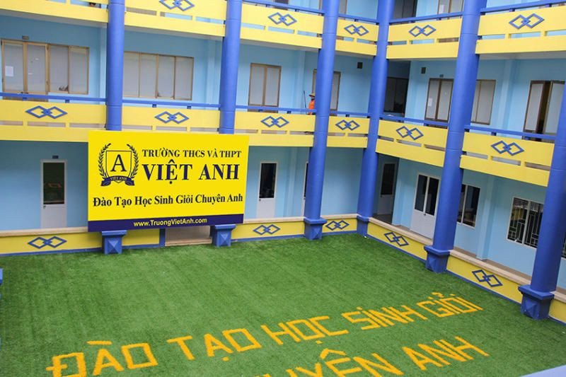 Giờ học tương tác tại một trường tiểu học tư thục ở Sài Gòn