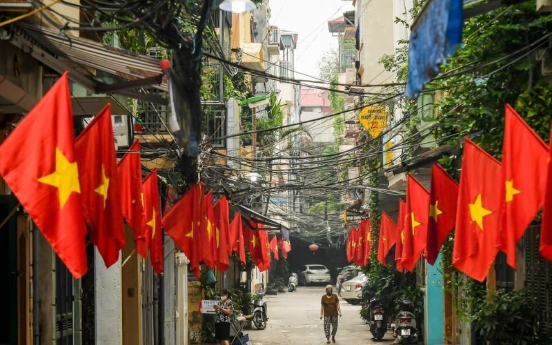 Người dân kỷ niệm Ngày Quốc khánh tại Việt Nam