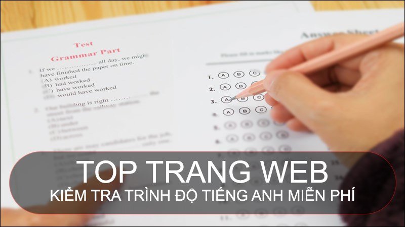 Người học sử dụng máy tính để làm bài test trình độ tiếng Anh online miễn phí