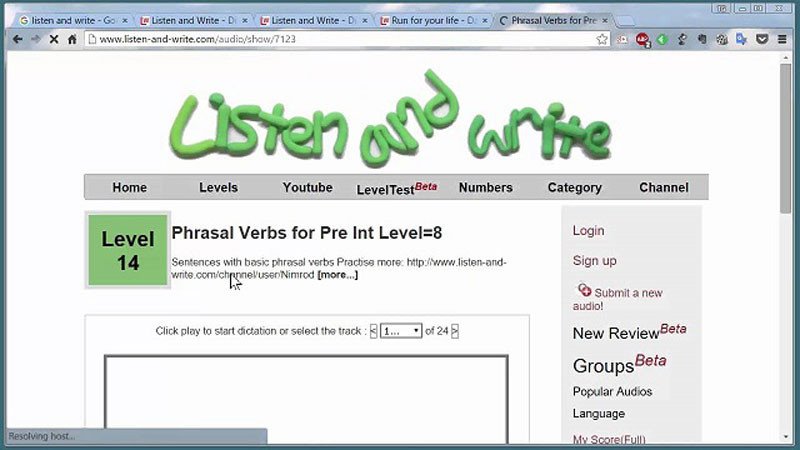 Người mới bắt đầu luyện nghe IELTS cơ bản, cần làm quen với tốc độ và từ vựng đơn giản.