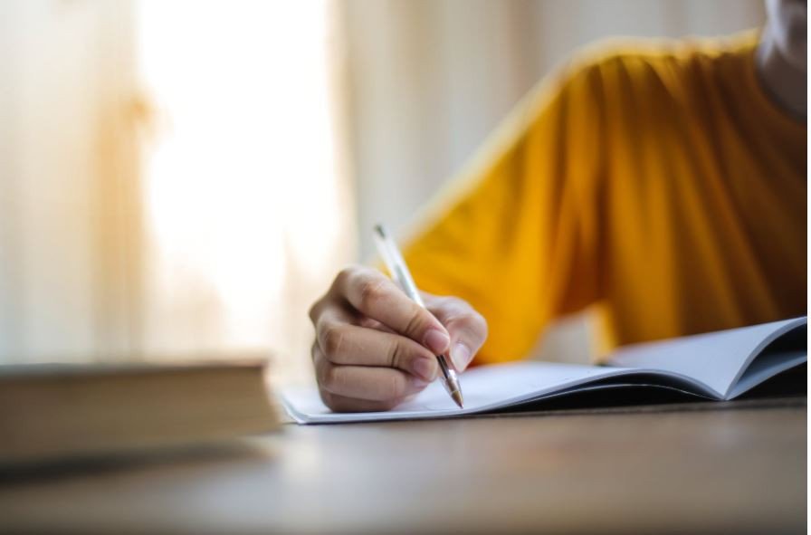 Tầm quan trọng của việc kết hợp ngữ pháp và từ vựng trong Writing Task 1.