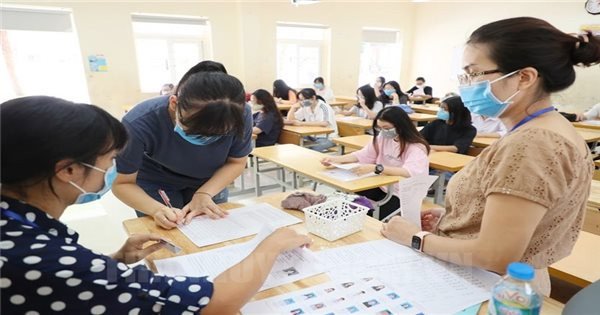 Tham khảo hướng dẫn từ cán bộ tuyển sinh về hồ sơ nhập học