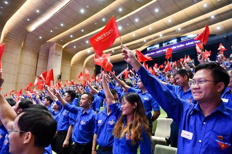 Thanh niên trong hoạt động tập thể của Đoàn, thể hiện sự năng động của đoàn viên