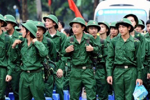 Thanh niên Việt Nam tìm hiểu về **trình độ học vấn nghĩa vụ quân sự**