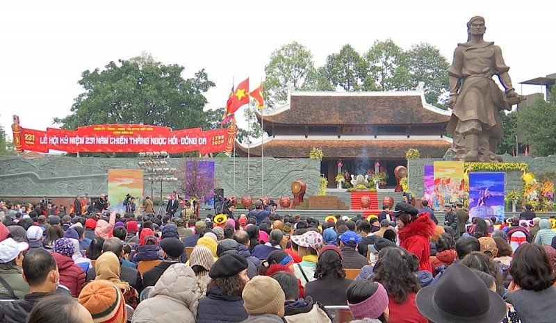 Tượng đài Vua Quang Trung