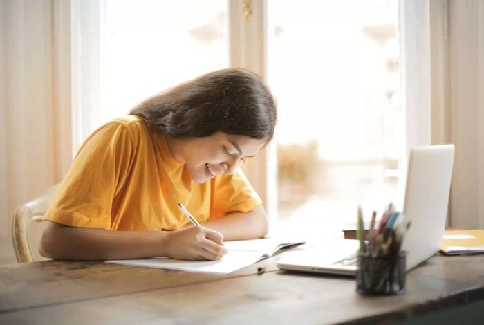 Bài tập thực hành về liên từ nối giúp củng cố kiến thức ngữ pháp tiếng Anh