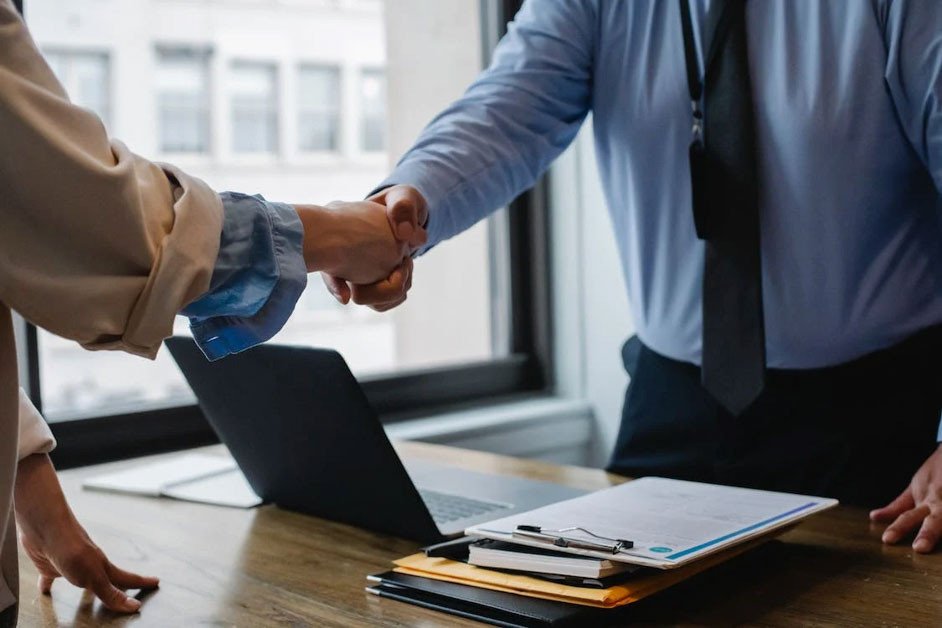 Bảng tổng hợp các cụm từ đồng nghĩa và liên quan đến "Draw up" giúp mở rộng vốn từ vựng tiếng Anh