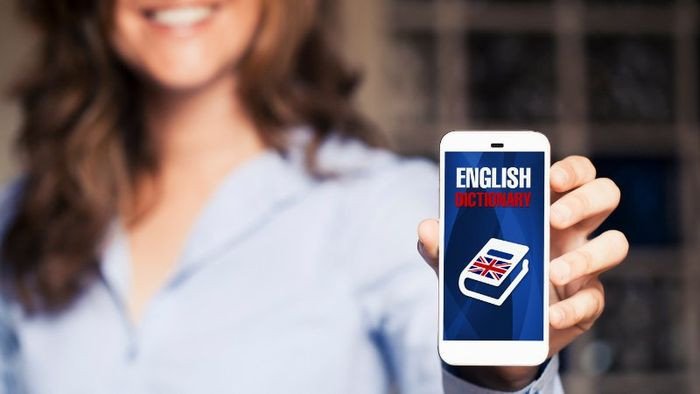 Giao diện một ứng dụng dịch tự động với nhiều ngôn ngữ được hỗ trợ