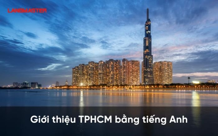 Hình ảnh Bưu điện Trung tâm Sài Gòn và Nhà thờ Đức Bà phía xa, biểu tượng kiến trúc Pháp cổ tại TP. Hồ Chí Minh