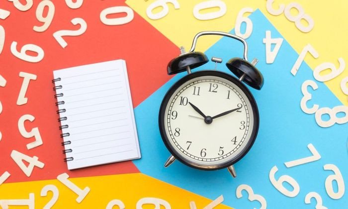 Hình ảnh thể hiện sự tiết kiệm thời gian khi học tiếng Anh