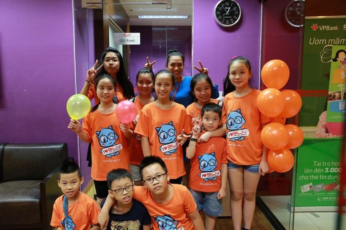 Học sinh JOLO English vui vẻ học tiếng Anh