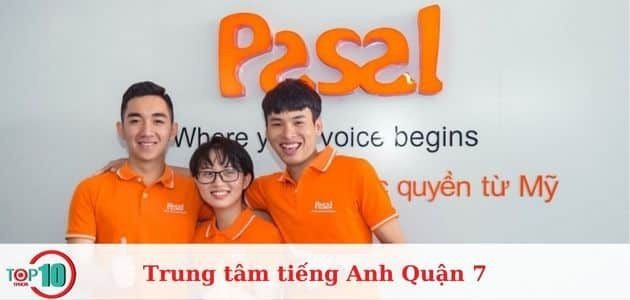 Học viên luyện kỹ năng giao tiếp tiếng Anh tại Trung tâm Anh ngữ Pasal