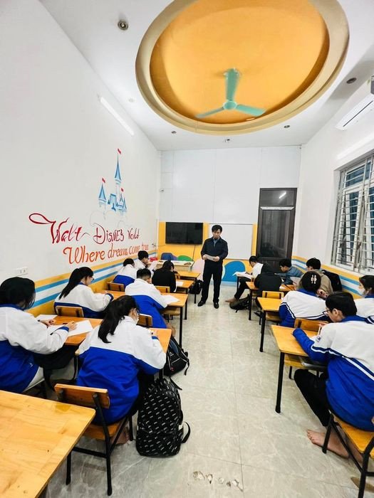 Học viên Trung tâm Anh ngữ Nasa tập trung trong giờ học