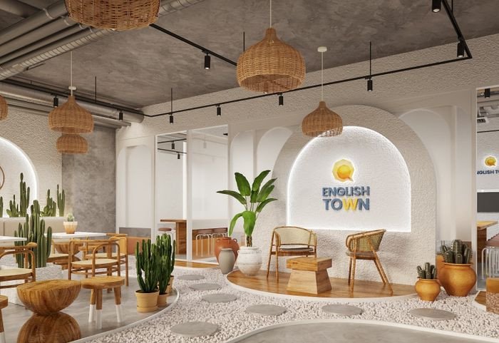 Lớp học tiếng Anh sôi động dành cho người lớn tuổi tại English Town
