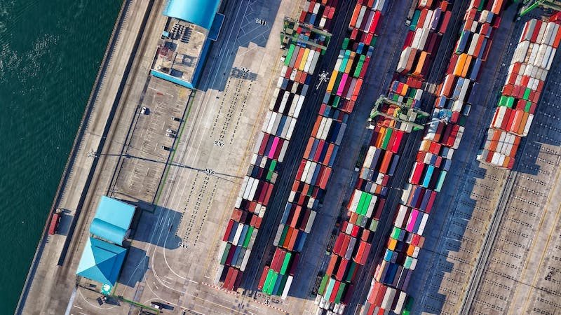 Mẫu câu giao tiếp tiếng Anh logistics thực tế