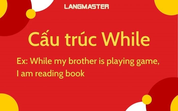 Một người đàn ông đang xem đồng hồ, thể hiện sự quản lý thời gian và phân biệt các sự kiện