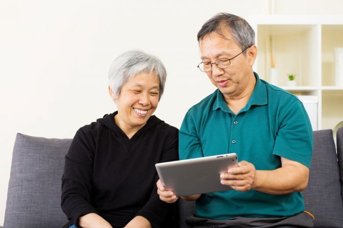 Người lớn tuổi hăng hái học tiếng Anh giao tiếp tại Newsky