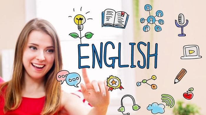 Người phụ nữ trẻ tự tin trình bày trước đám đông, biểu thị sự phát triển kỹ năng giao tiếp và thuyết trình nhờ tiếng Anh