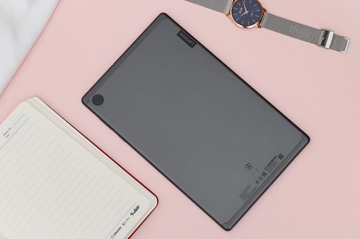 Thiết bị Lenovo Tab M10 Gen 2 với loa kép, tối ưu cho việc học phát âm tiếng Anh