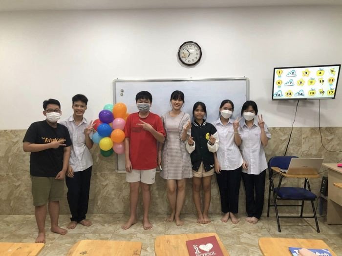 Trung Tâm Ngoại Ngữ Bắc Mỹ: Giáo viên bản ngữ hướng dẫn học viên