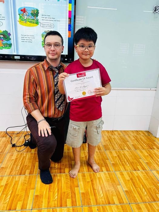 Trung tâm tiếng Anh Đức Hòa - INS English