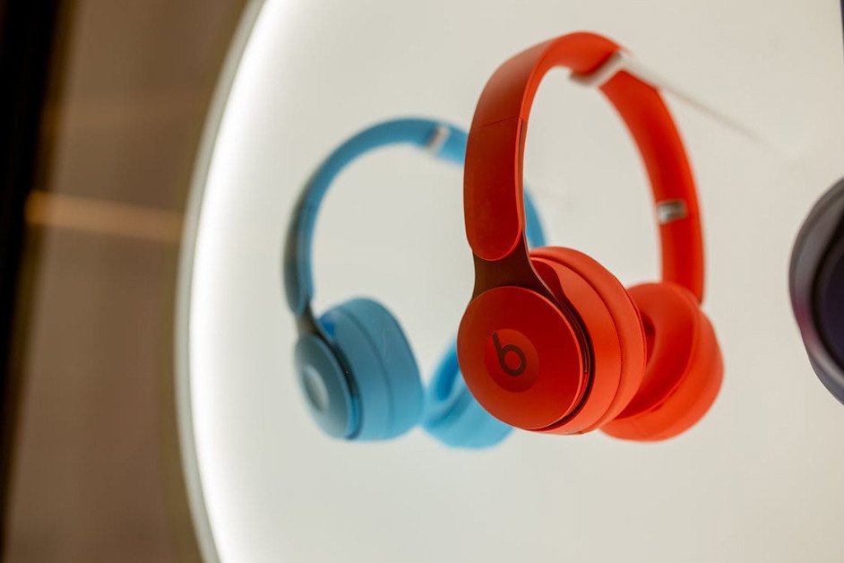 Ví dụ bài tập Multiple Choice phần 2 trong IELTS Listening minh họa chiến thuật nghe hiểu