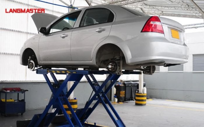 Ví dụ mẫu câu giao tiếp tiếng Anh cơ bản khi làm việc trong ngành ô tô