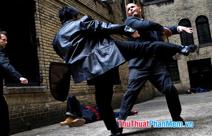 Bảng số liên quan đến mơ thấy mình đánh người khác và các tình huống xung đột trong mơ.