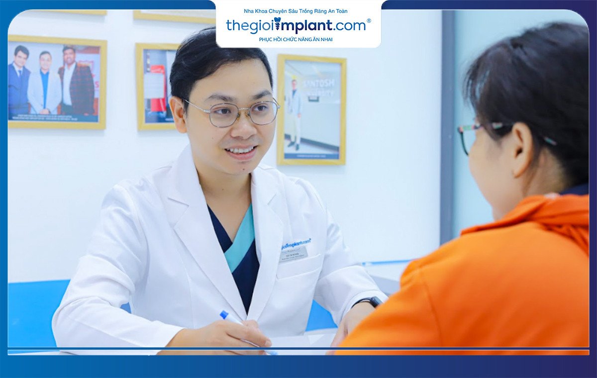 Chăm sóc răng miệng và kiểm tra định kỳ giúp giảm lo lắng về mơ thấy rụng răng hàm trên.