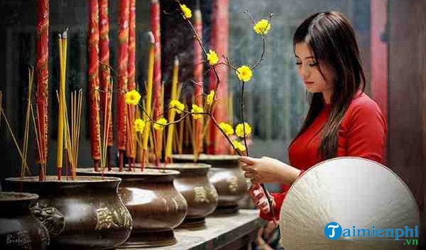 Cổng chùa uy nghiêm xuất hiện trong giấc mơ, tượng trưng cho những con số tài lộc khi mơ thấy chùa.