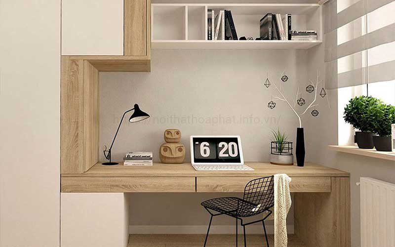 Đồng hồ và lịch để bàn tạo nét cổ điển