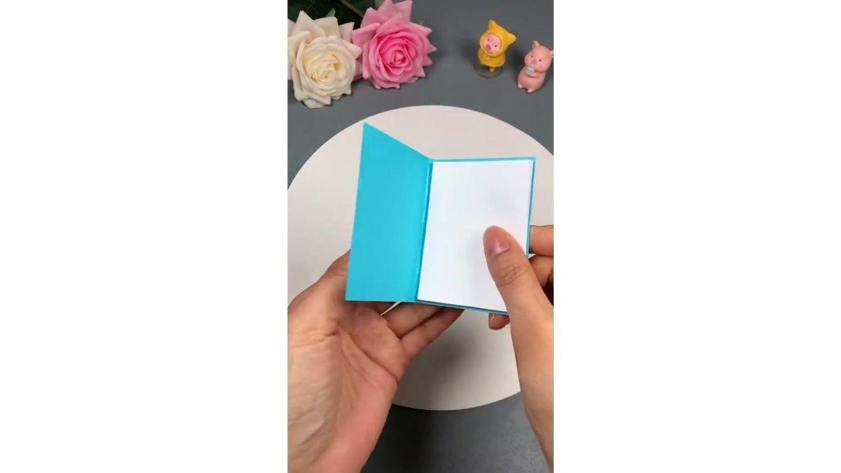 Gắn ruột sổ vào bìa