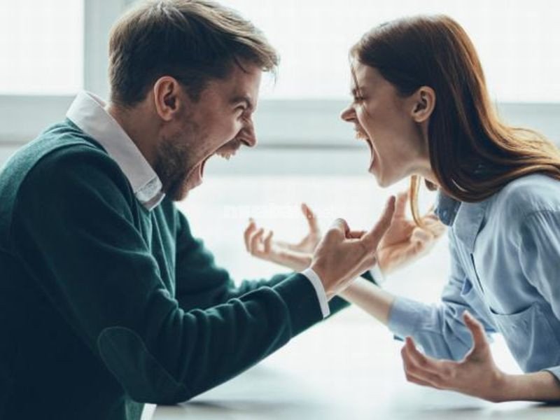 Giải mã các điềm báo từ giấc mơ xung đột