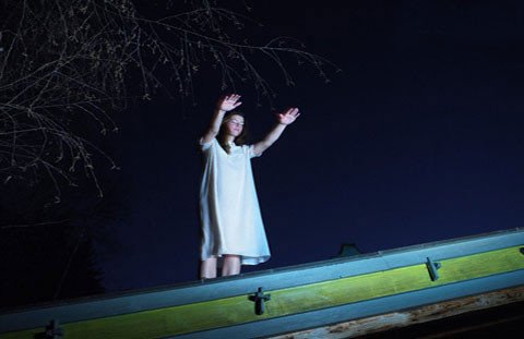 Giải mã giấc mơ có người gọi tên và hiện tượng mộng du