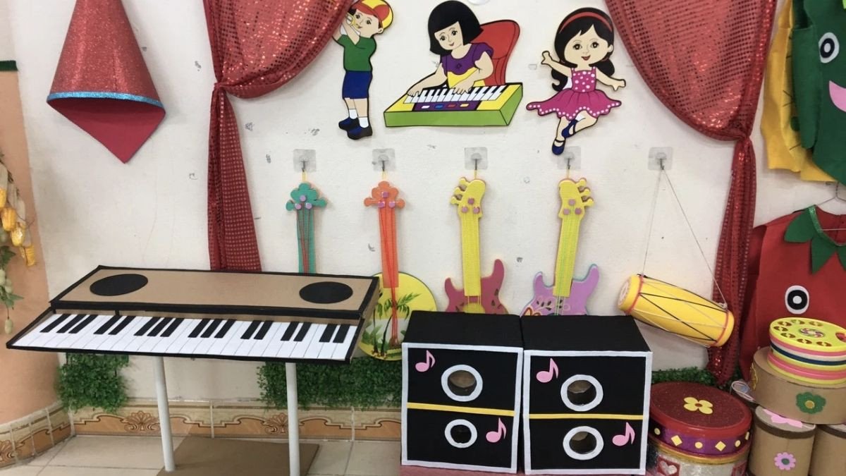 Góc âm nhạc sống động cho trẻ mầm non với các nhạc cụ mô hình