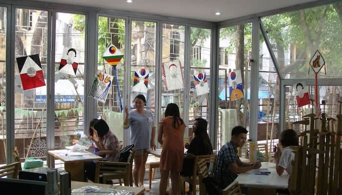Góc đọc sách tại Trung tâm Văn hóa Hàn Quốc, một không gian học tập sáng tạo.