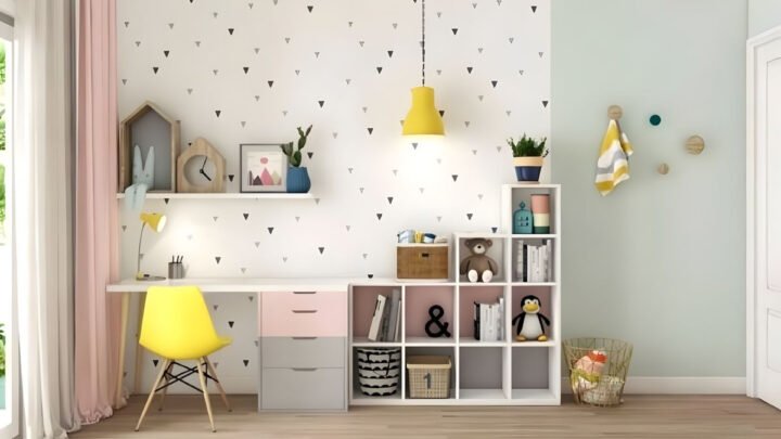 Góc học tập cho bé gái với tông màu hồng pastel