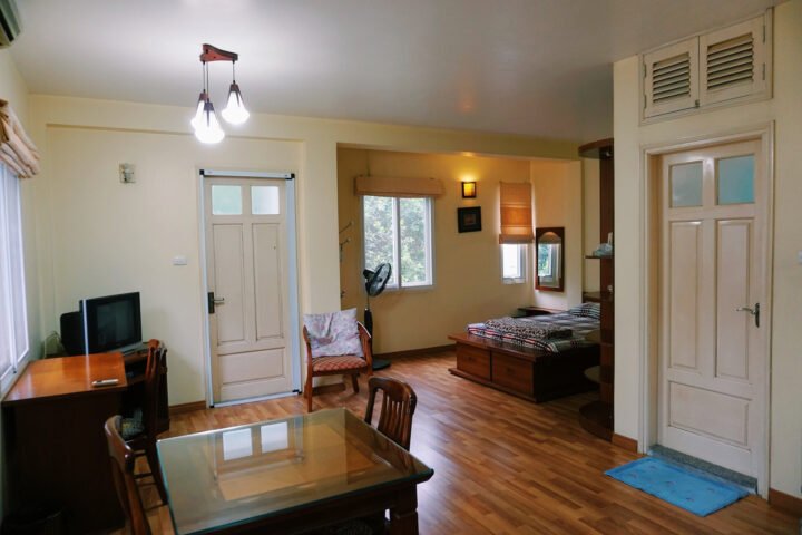 Góc học tập cũ trước khi vẽ góc học tập của em