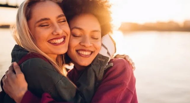 Hình ảnh minh họa giấc mơ thấy người quen cũ sau nhiều năm xa cách